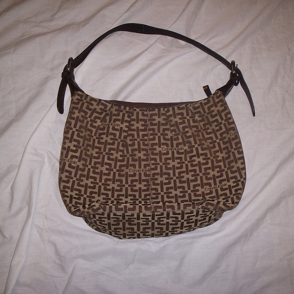 Calvin Klein Handbags - Calvin Klein Purse